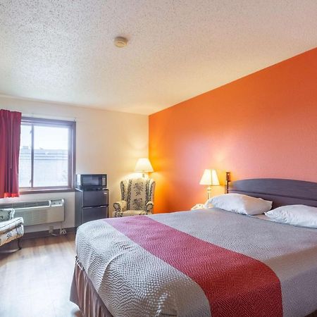 Motel 6-Saukville, WI Eksteriør bilde
