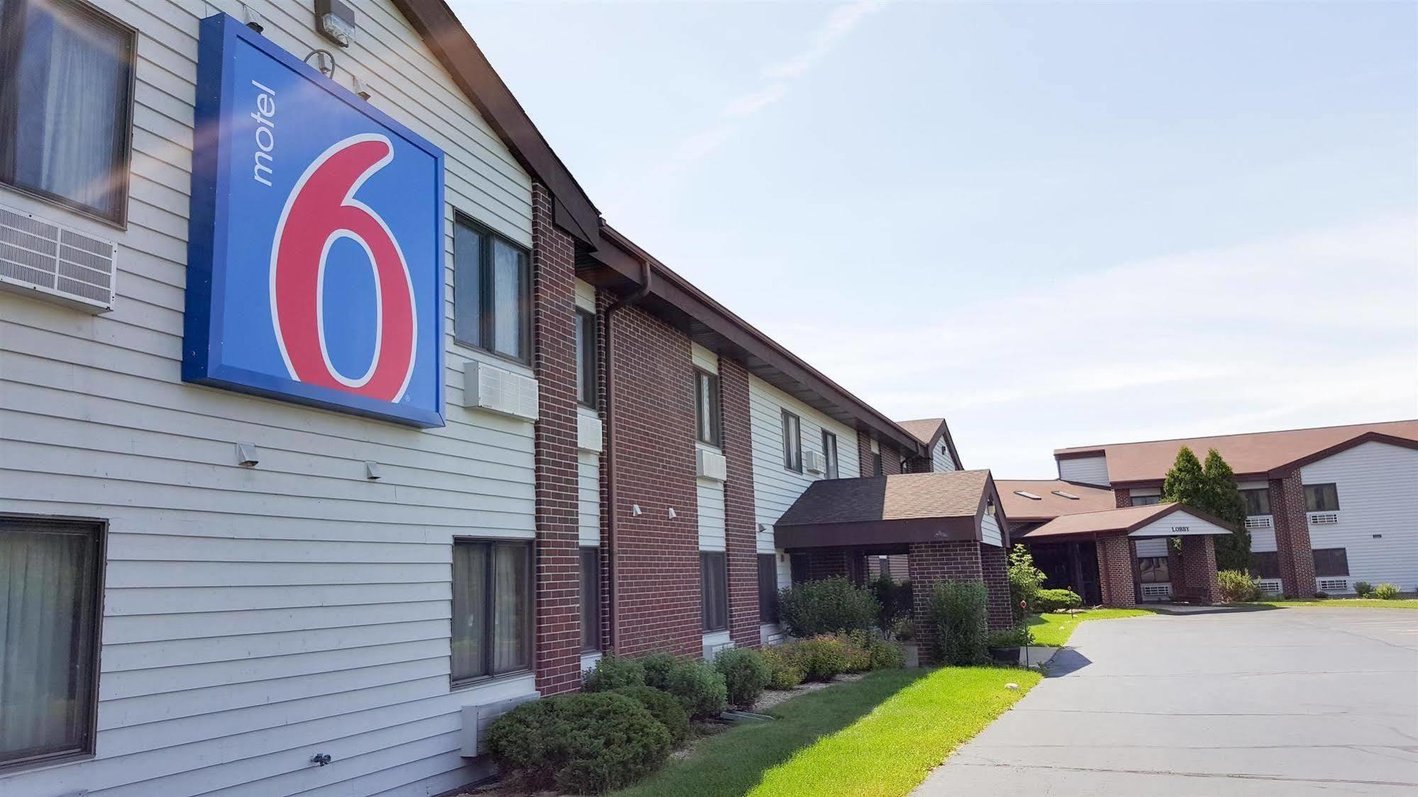 Motel 6-Saukville, WI Eksteriør bilde