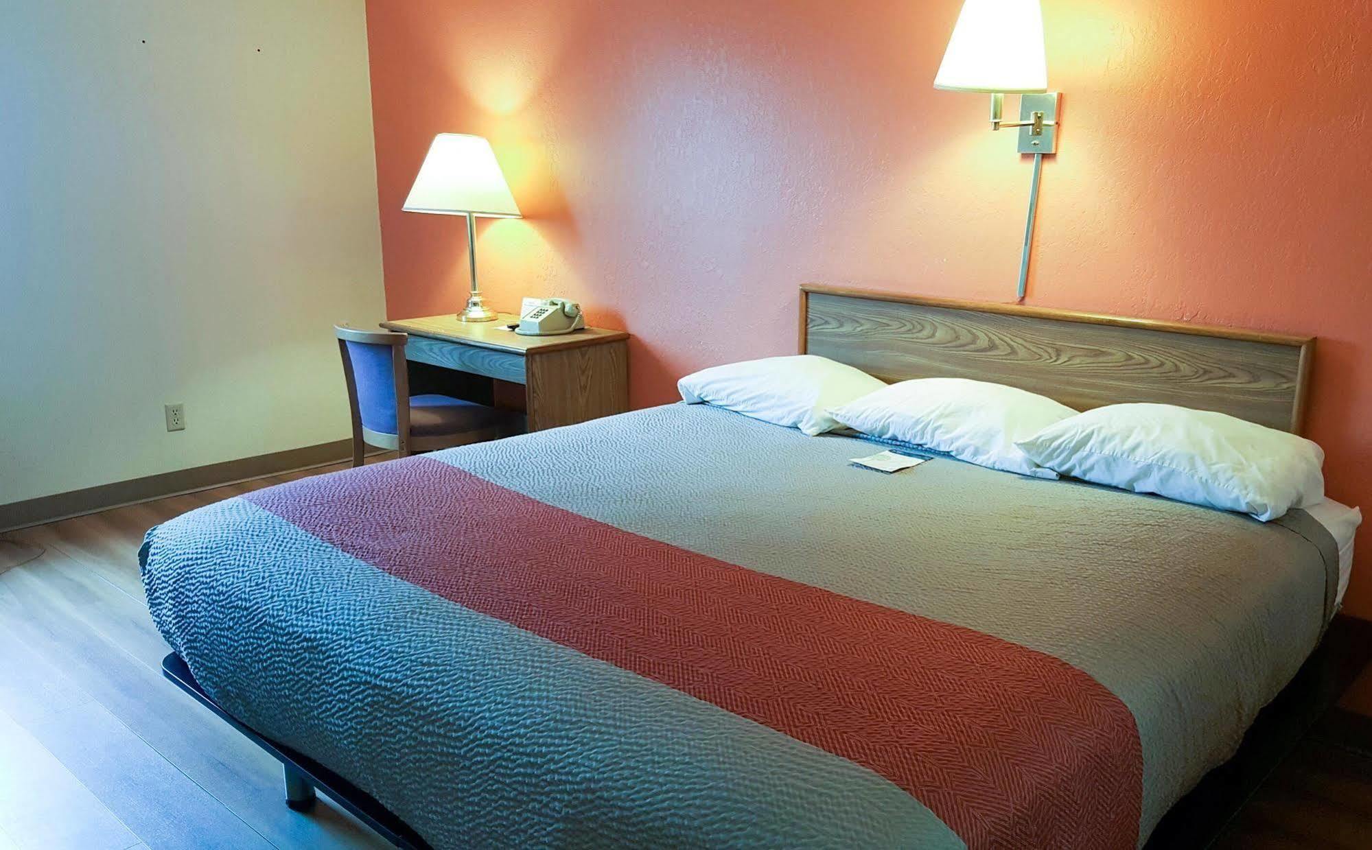 Motel 6-Saukville, WI Eksteriør bilde