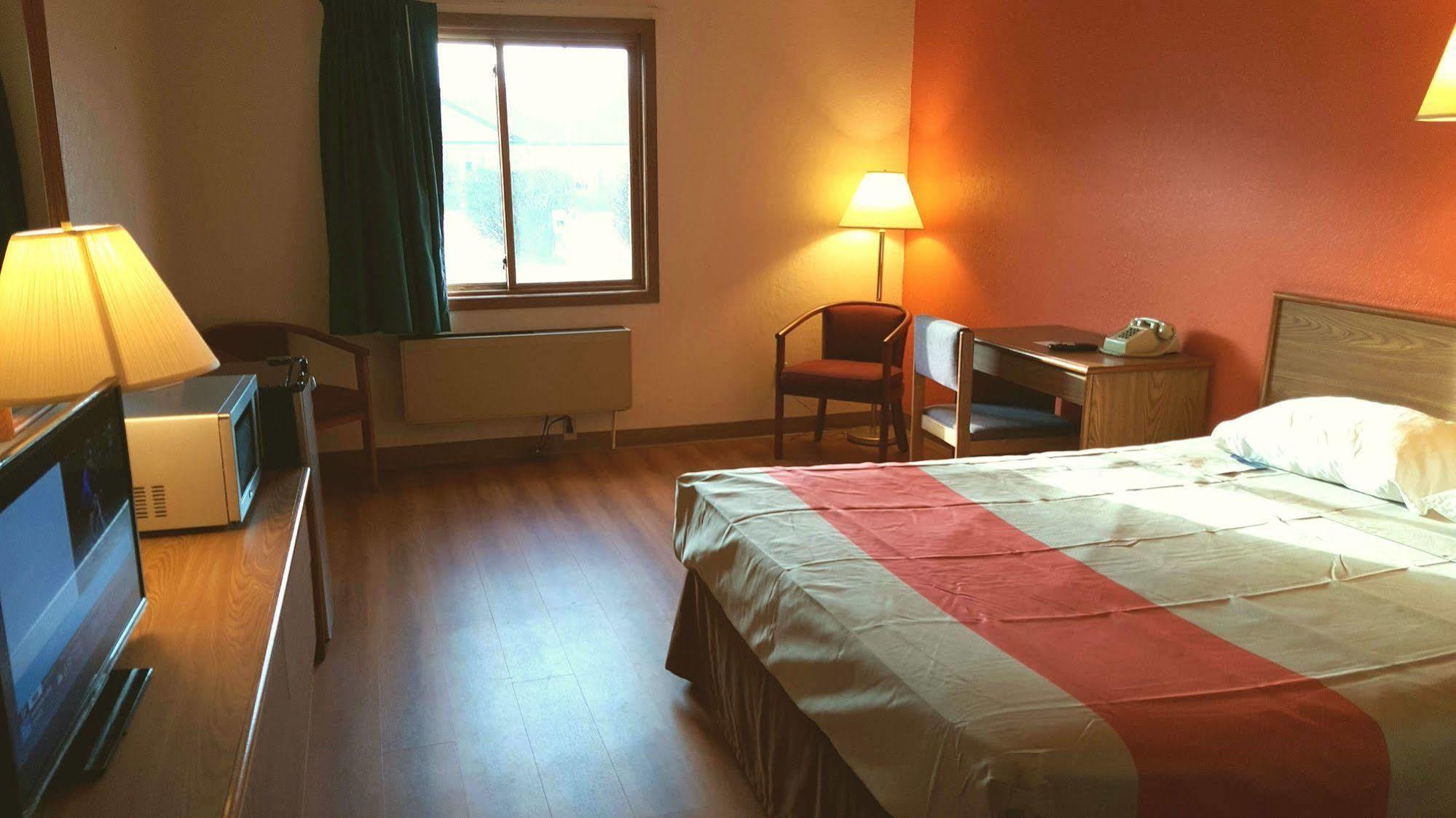 Motel 6-Saukville, WI Eksteriør bilde