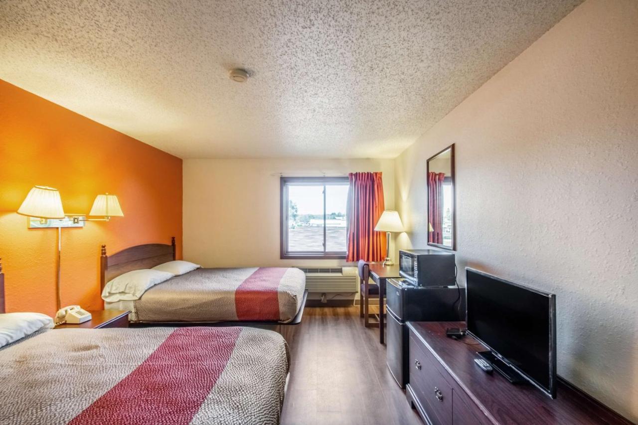 Motel 6-Saukville, WI Eksteriør bilde