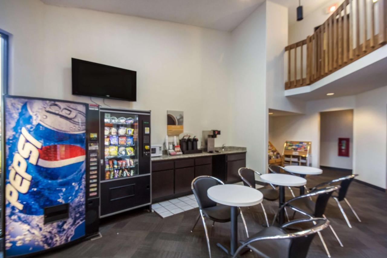 Motel 6-Saukville, WI Eksteriør bilde