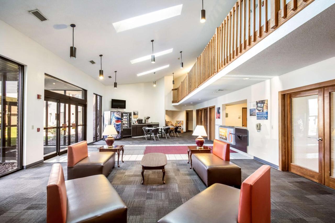 Motel 6-Saukville, WI Eksteriør bilde